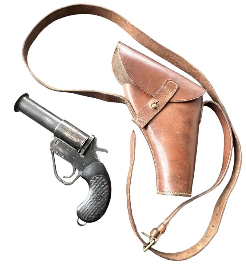 British No2 MK5 1 Inch Flare Pistol & Leather Carrying Case - Nice Used Condition