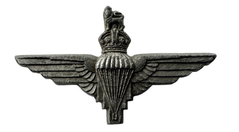 British (Airborne) Economy i.e. Plastic Parachute Regiment Cap Badge - Near Mint Condition