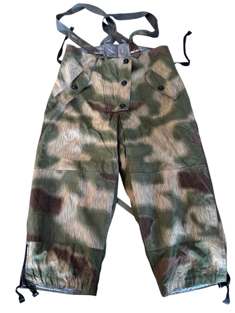 WH -LW non-reversible 'Sumpftarn' Winter Trousers  With Braces - Unissued Condition