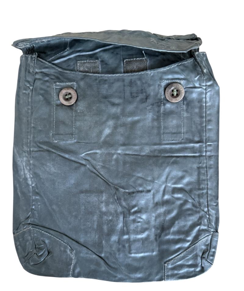 WH (Heer) Rubberized Gascape Pouch - Nice Used Condition