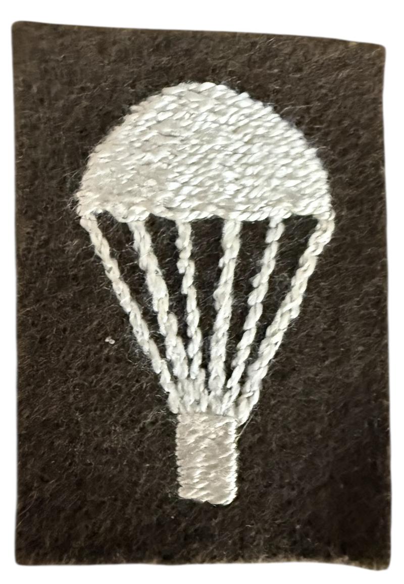 British Airborne Parachute Qualification Badge i.e. Light Bulb - Un-issued Condition