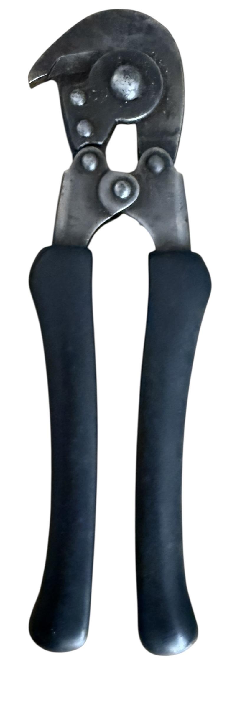 U.S. M1938 Wire Cutters And Carrier 1942 - Nice Used Condition