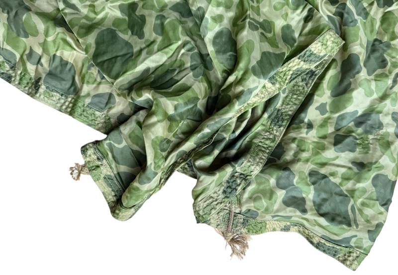 U.S. Airborne Camouflage Parachute Piece -