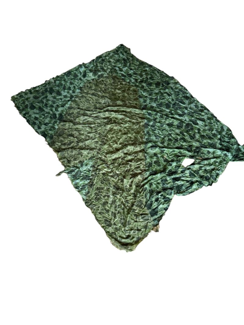 U.S. Airborne Camouflage Parachute Piece -