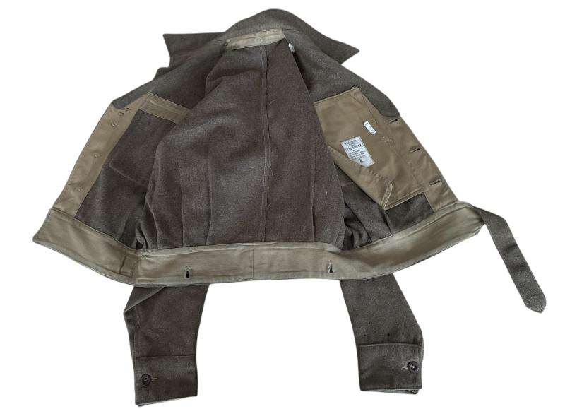 British Officers Battle Dress Mounted To A Royal Signals Captain - Nice Used Condition