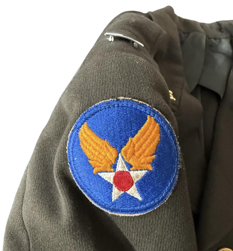 U.S. Eight Air Force Navigator Officers grouping 1st luitenant Harry .S.Row- Original Mounted