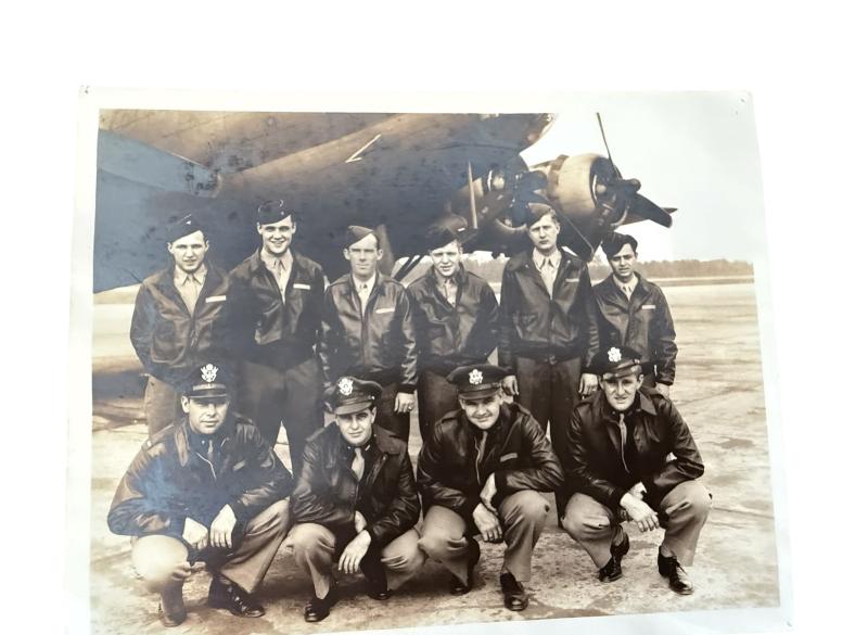 U.S. Eight Air Force Navigator Officers grouping 1st luitenant Harry .S.Row- Original Mounted