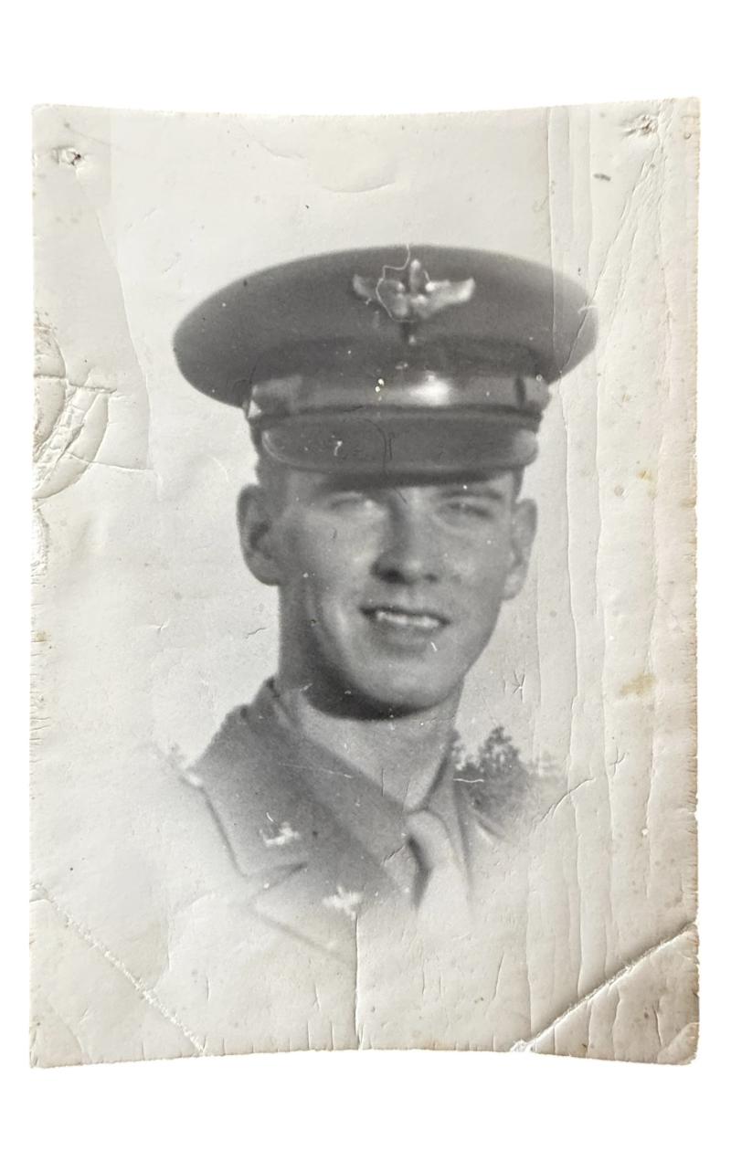 U.S. Eight Air Force Navigator Officers grouping 1st luitenant Harry .S.Row- Original Mounted