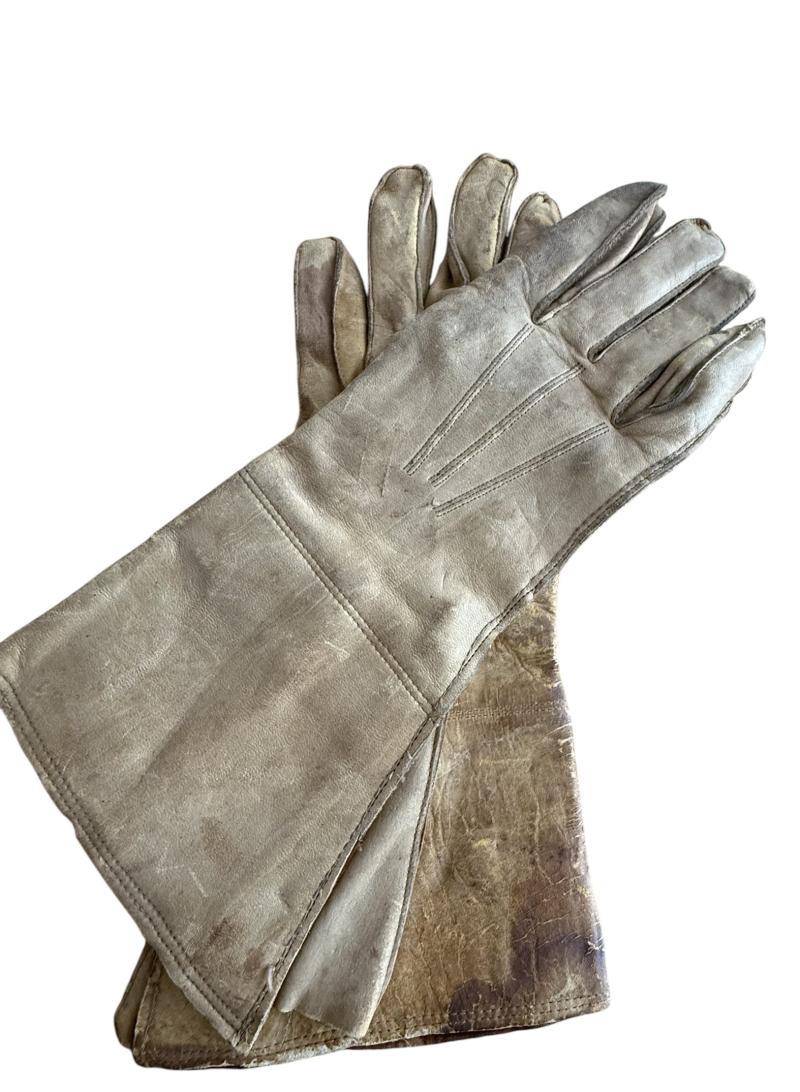 British ATS (Auxiliary Territorial Service) Dispatch Riders Gloves - Nice Used Condition