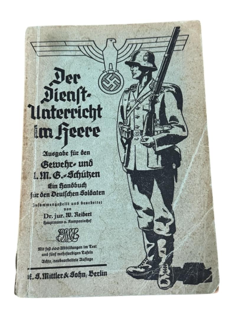 Dienstunterricht im Heere – Ausgabe für den Gewehr und LMG Schutzen - Nice Used Condition