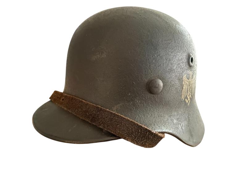 WH (HEER) Single Decal M40 Combat Helmet - Nice Used Condition
