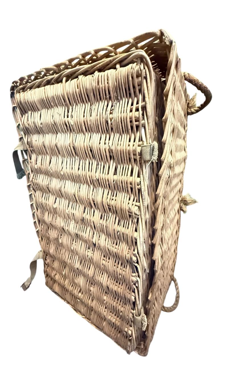 British Airborne Wicker Pannier - Near Mint Condition