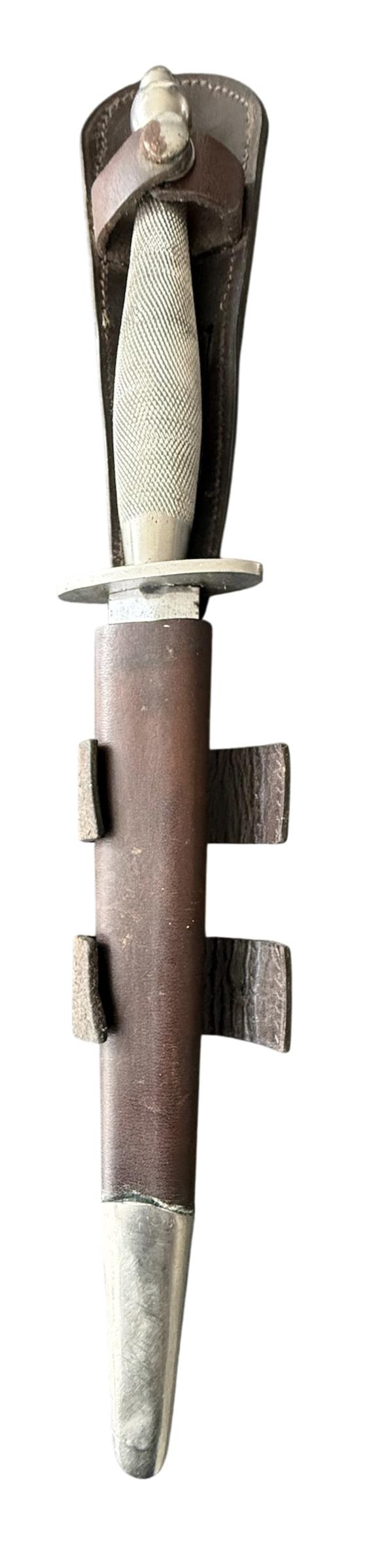 British and/or Commando Figthing Knive,the early first type of 2nd Pattern Fairbairn-Sykes knife. Nice used Condition