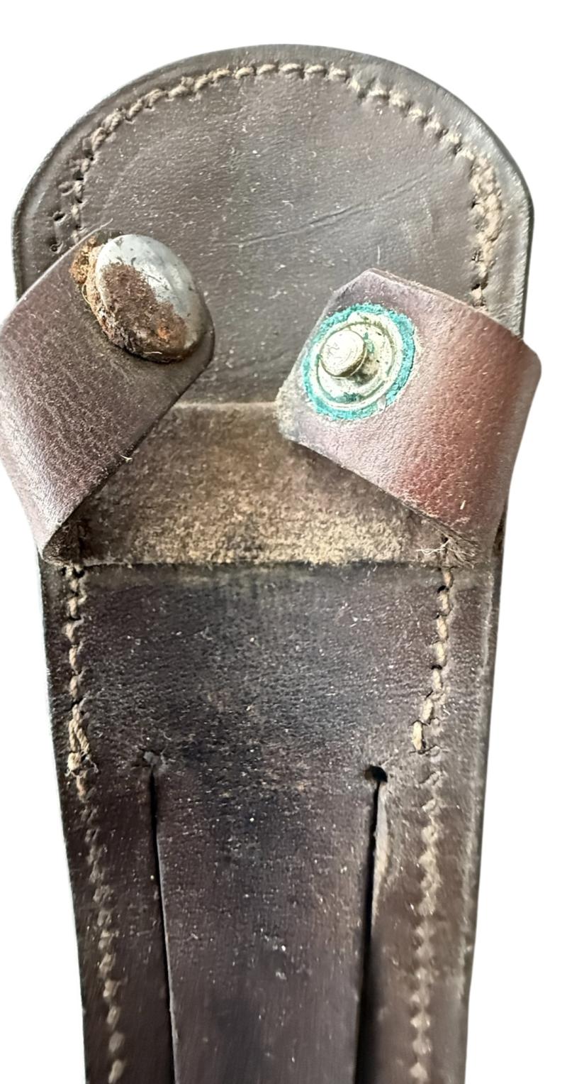 British and/or Commando Figthing Knive,the early first type of 2nd Pattern Fairbairn-Sykes knife. Nice used Condition